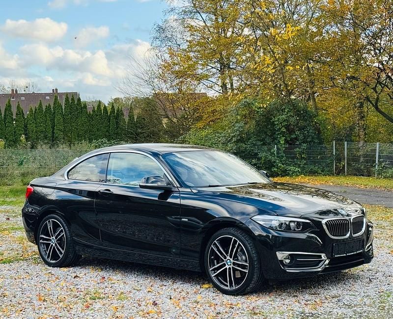 Schwarz Gebraucht 2018 BMW 220 Luxury Line Coupé | 25.450 € (Fairer Preis) - Bild 1/3