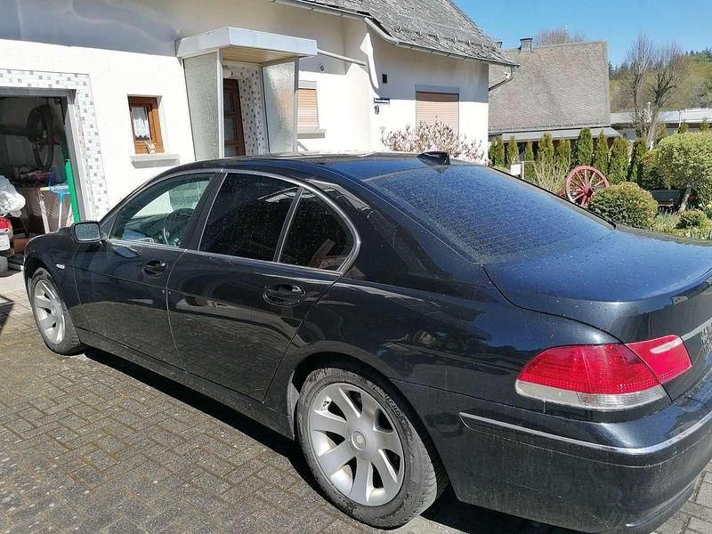 Second-hand BMW 740 306 CP (225 kW) 2006 Verde Berlinǎ