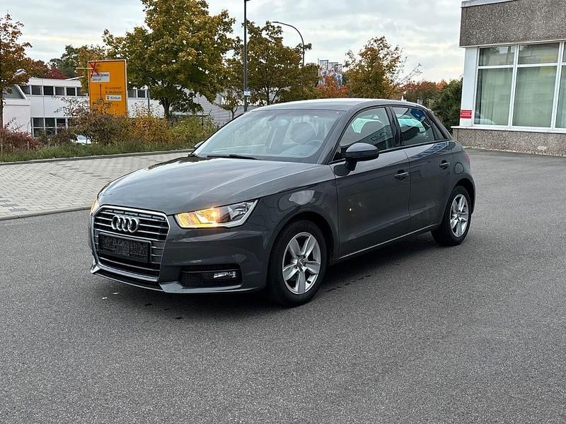 Grau Gebraucht 2017 Audi A1 Sportback Basis Kleinwagen | 10.499 € (Guter Preis) - Bild 1/4