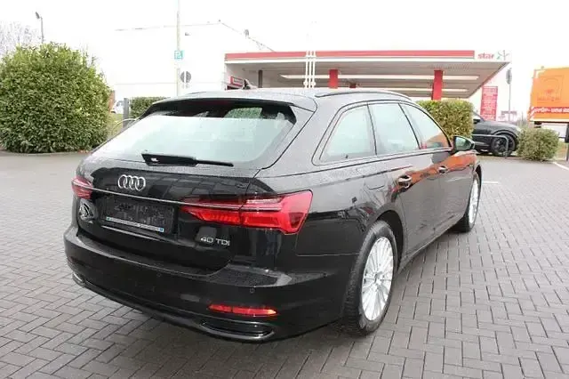 Gebraucht Audi A6 Ambiente 204 PS (150 kW) 2021 Mythosschwarzmet. (metallic) Kombi