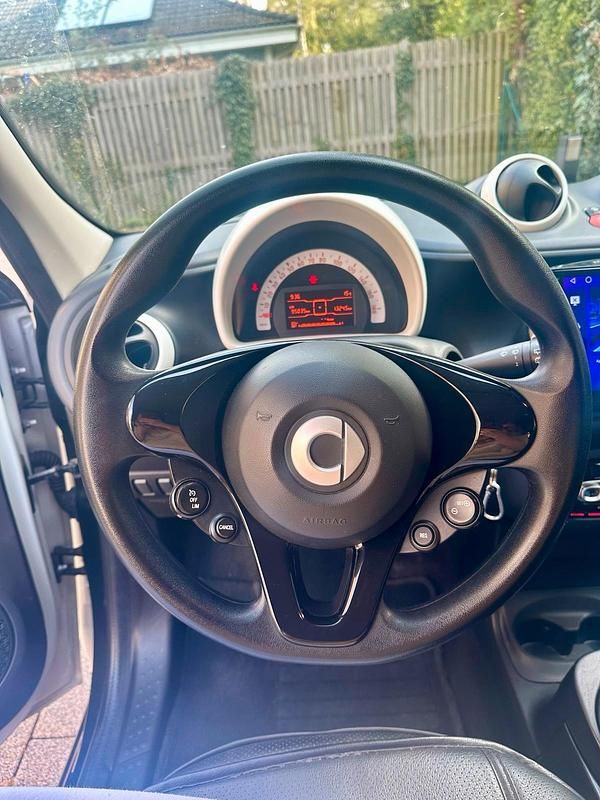 Second-hand Smart ForFour 71 CP (52 kW) 2015 Alb Hatchback