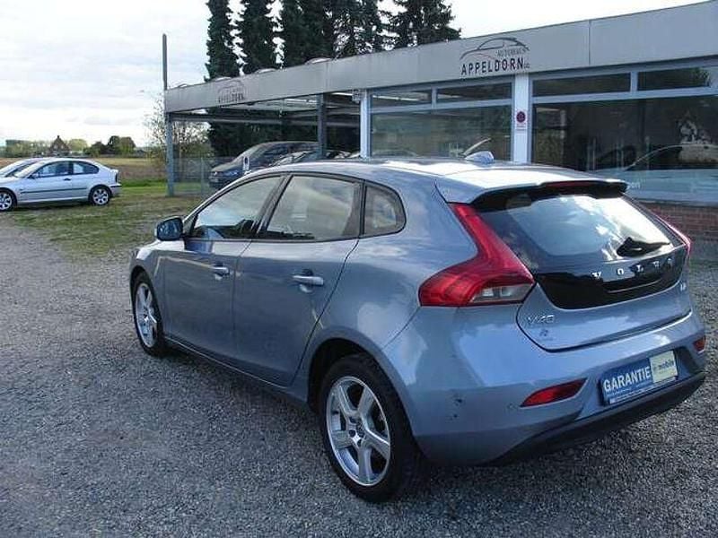 Gebraucht Volvo V40 Kinetic 120 PS (88 kW) 2016 Liquid blue Kombi