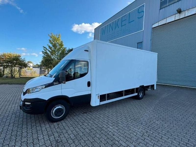 Weiss Gebraucht 2016 Iveco Daily Van | 18.743 € (Fairer Preis) - Bild 1/4