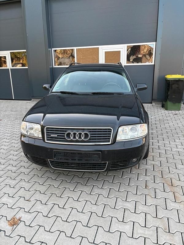 Schwarz Gebraucht 2004 Audi A6 Kombi | 3.650 € (Guter Preis) - Bild 1/4