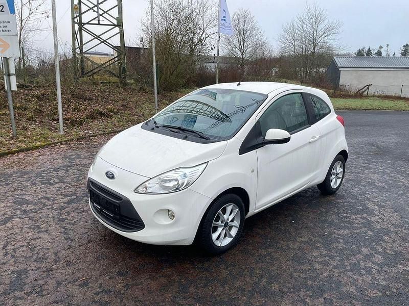 Gebraucht Ford Ka Titanium 70 PS (51 kW) 2015 Weiß Kleinwagen