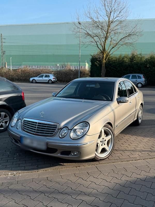 Gebraucht Mercedes E320 224 PS (164 kW) 2002 Grau Limousine
