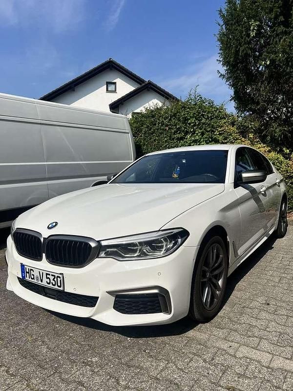 Weiß Gebraucht 2018 BMW 530 M Sport Limousine | 24.800 € (Teuer) - Bild 1/4