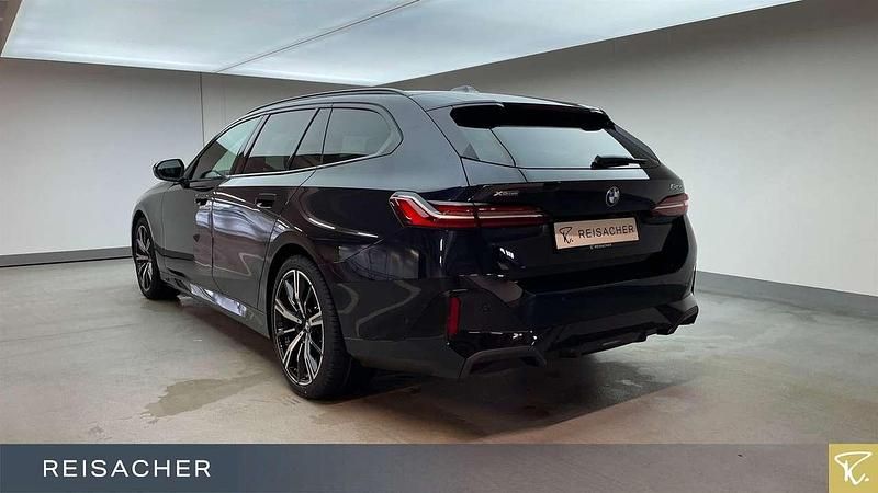 Neu BMW 540 Performance 303 PS (222 kW) 2026 Carbonschwarz metallic Kombi