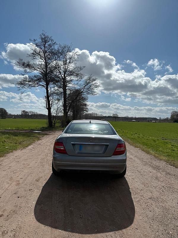 Gebraucht Mercedes C180 156 PS (114 kW) 2012 Grau Coupé