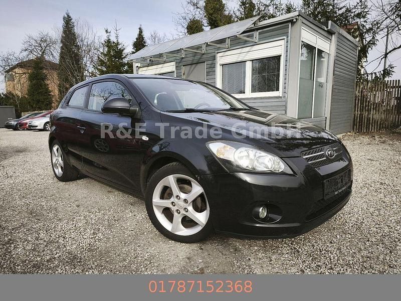 Gebraucht Kia Ceed 126 PS (92 kW) 2008 Schwarz Kleinwagen
