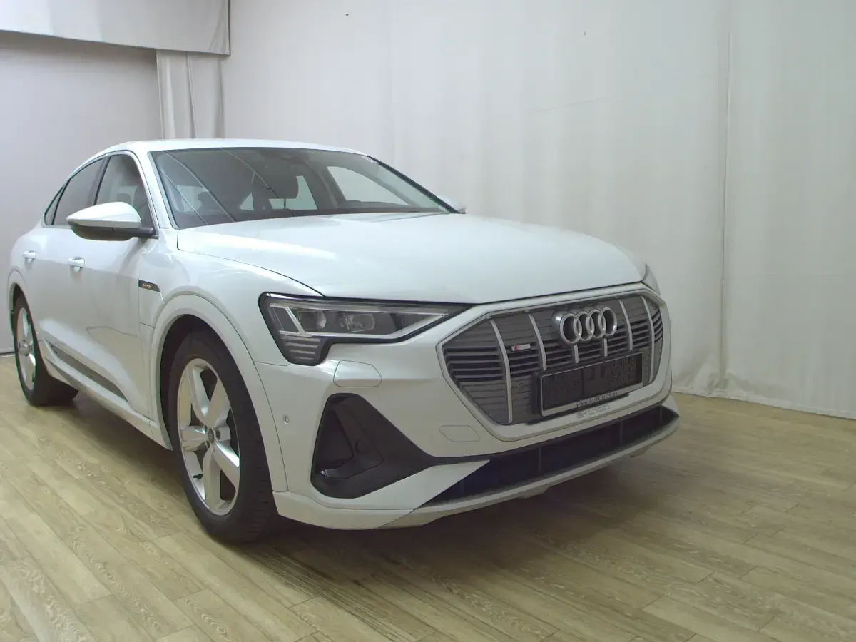 Gebraucht Audi e-tron Sportback S-Line 230 kW (313 PS) 2022 Gletscherweiß metallic SUV