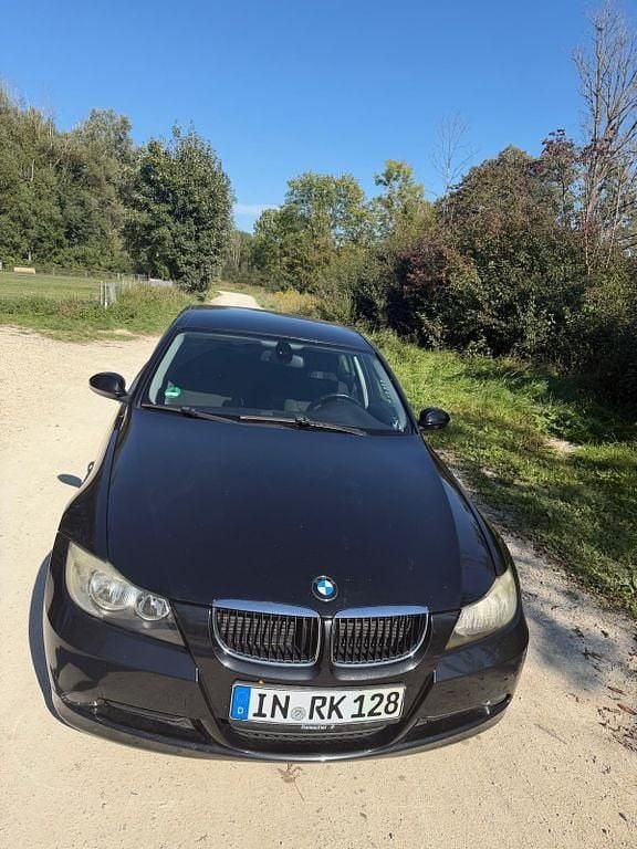 Schwarz Gebraucht 2008 BMW 318 Limousine | 2.888 € (Superpreis) - Bild 1/4