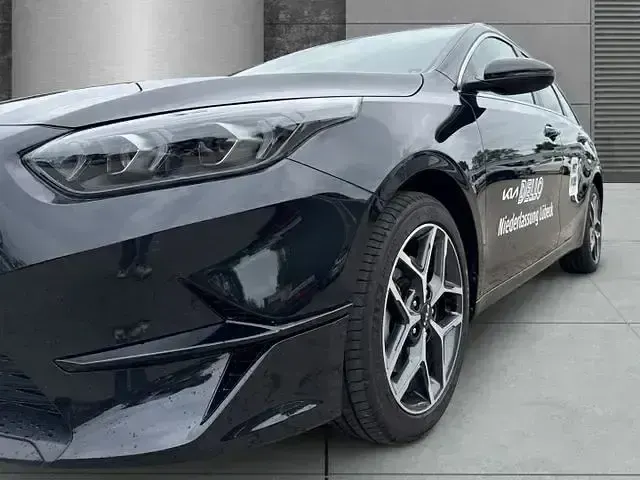 Gebraucht Kia Ceed Sportswagon Style 140 PS (102 kW) 2025 Schwarz Limousine