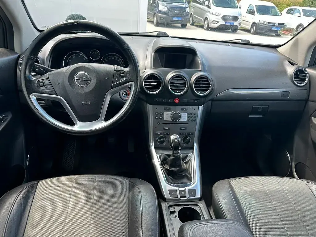 Gebraucht Opel Antara Design Edition 163 PS (119 kW) 2012 Schwarz SUV