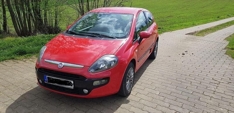 Rot Gebraucht 2010 Fiat Punto Evo Dynamic Kleinwagen | 1.800 € (Superpreis) - Bild 1/4