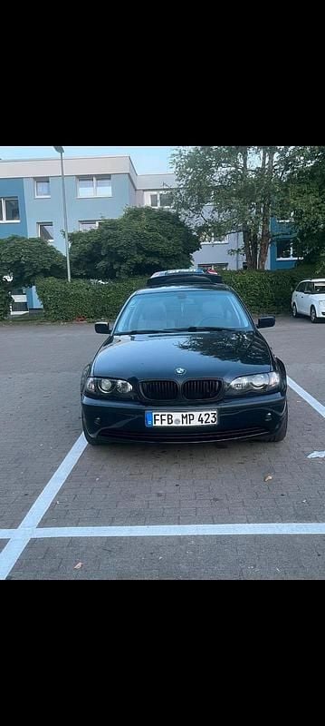 Blau Gebraucht 2002 BMW 325 Limousine | 4.300 € (Fairer Preis) - Bild 1/4