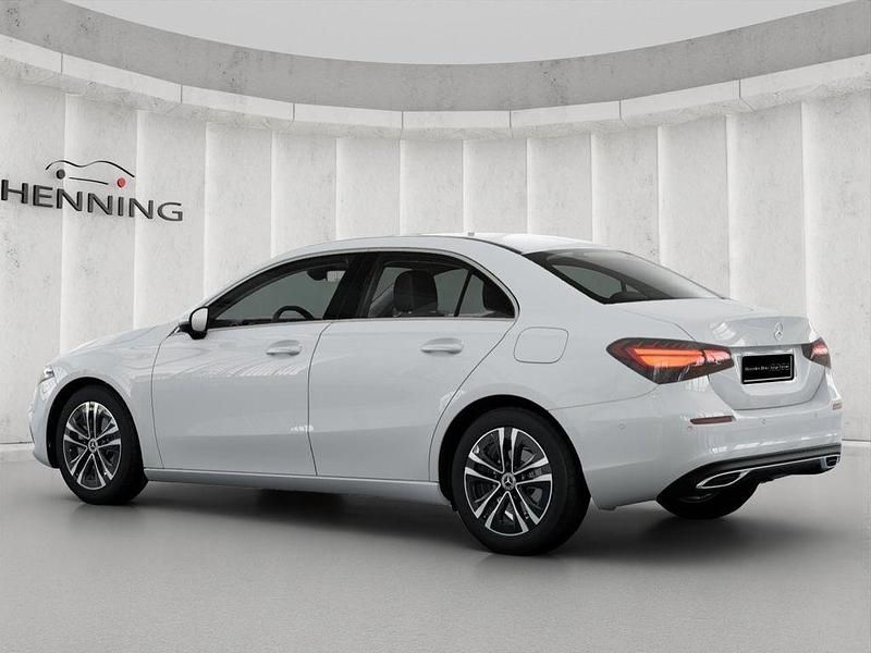 Gebraucht Mercedes A180 Progressive 136 PS (100 kW) 2024 Weiß Limousine