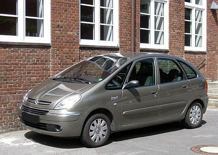 Braun Gebraucht 2009 Citroën Xsara Picasso Van / Kleinbus | 1.800 € (Fairer Preis) - Bild 1/3