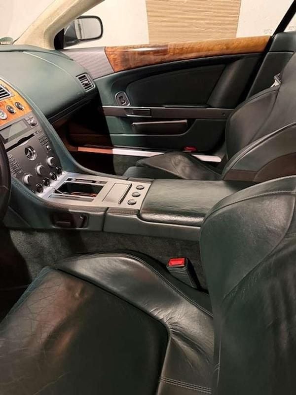 Gebraucht Aston Martin DB9 455 PS (334 kW) 2005 Grau Coupé