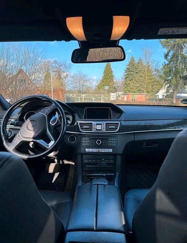Gebraucht Mercedes E220 Edition 170 PS (125 kW) 2015 Grau Kombi