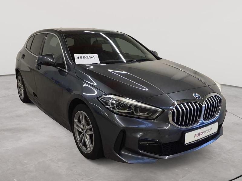 Mineralgrau metallic Gebraucht 2021 BMW 118 M Sport Kleinwagen | 18.890 € (Guter Preis) - Bild 1/4