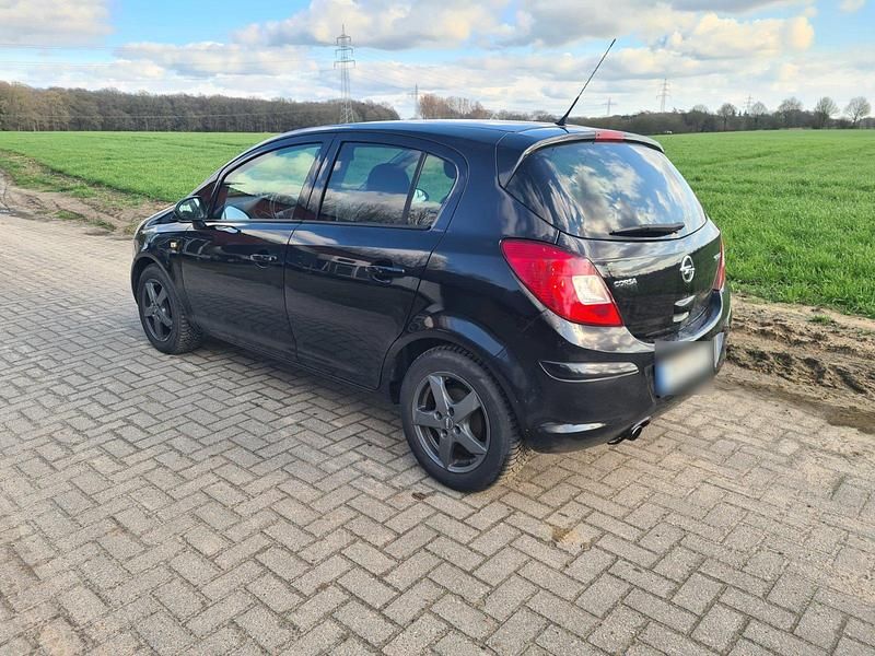 Gebraucht Opel Corsa Satellite 85 PS (62 kW) 2011 Schwarz Kleinwagen