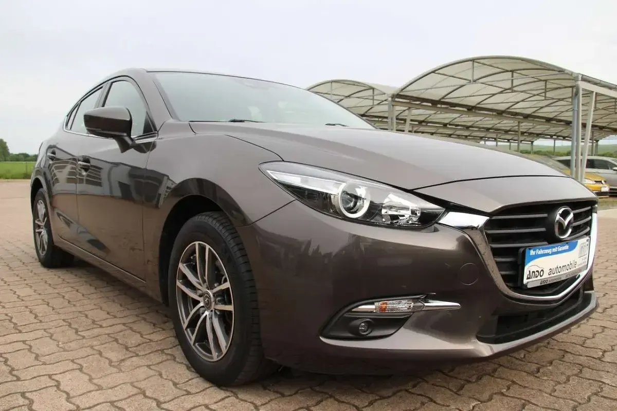 Gebraucht Mazda 3 Center-Line 120 PS (88 kW) 2017 Grau Limousine