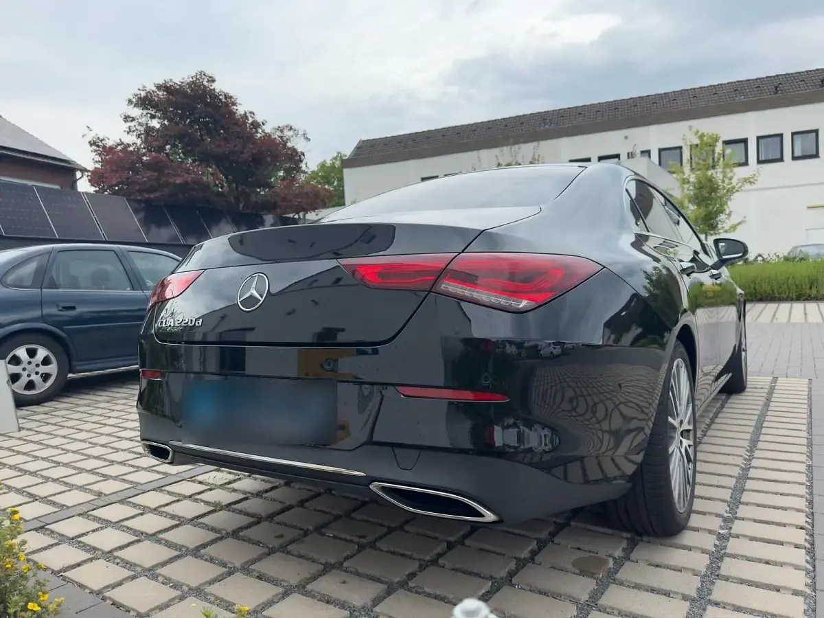 Gebraucht Mercedes CLA220 190 PS (139 kW) 2022 Schwarz Coupé