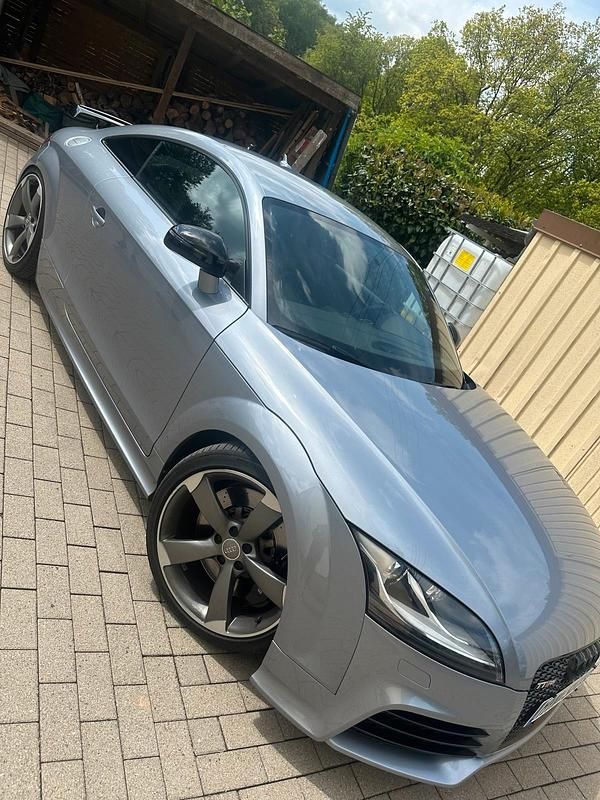 Grau Gebraucht 2010 Audi TT RS Sport Coupé | 26.550 € (Fairer Preis) - Bild 1/4