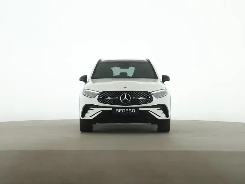 Gebraucht Mercedes GLC200 AMG 163 PS (119 kW) 2026 Unilack polarweiß SUV
