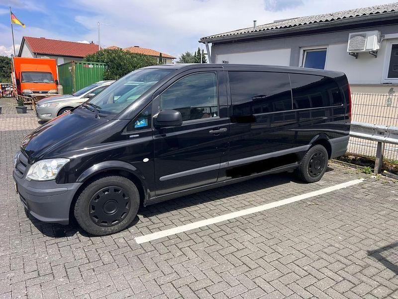 Schwarz Gebraucht 2014 Mercedes Vito Van / Kleinbus | 17.000 € - Bild 1/4