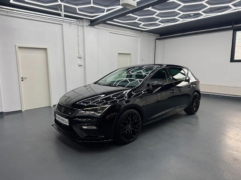 Schwarz Gebraucht 2018 Seat Leon FR Limousine | 16.990 € (Fairer Preis) - Bild 1/4