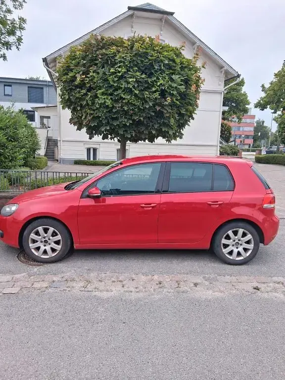 Gebraucht VW Golf VI Comfortline 122 PS (89 kW) 2009 Rot Kombi