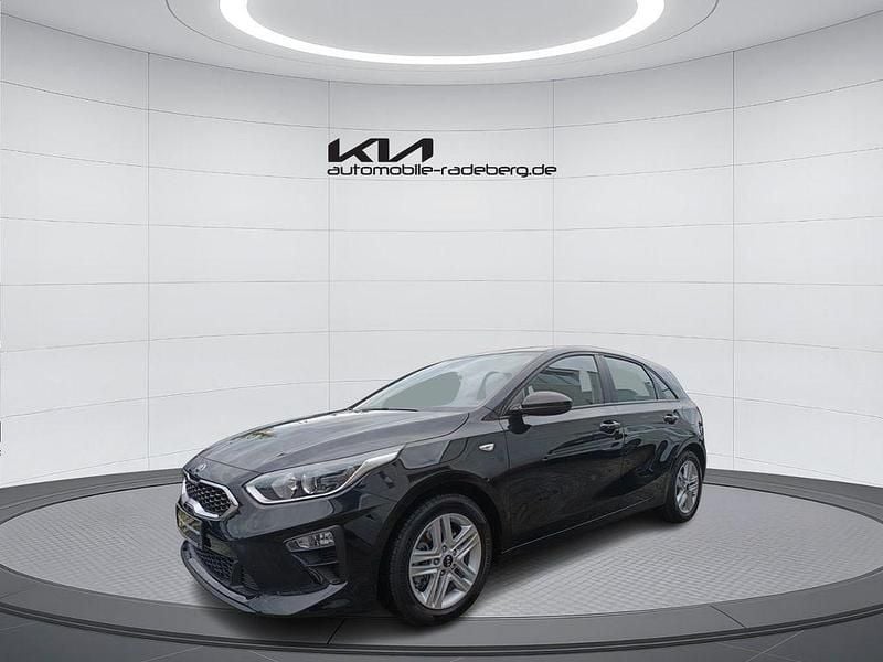 Schwarz Gebraucht 2021 Kia Ceed Limousine | 14.900 € (Superpreis) - Bild 1/4