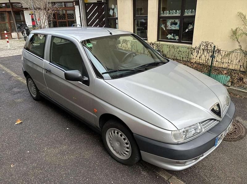Gebraucht 1998 Alfa Romeo 145 Kleinwagen | 3.900 € - Bild 1/4