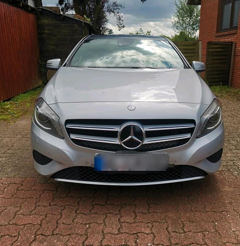 Silber Gebraucht 2014 Mercedes A250 Kleinwagen | 14.999 € (Fairer Preis) - Bild 1/4