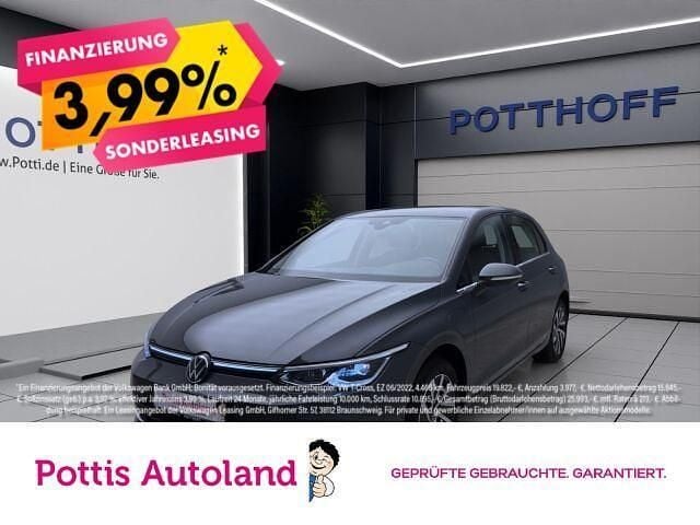 Grau Gebraucht 2022 VW Golf VIII Style Limousine | 22.877 € (Guter Preis) - Bild 1/4