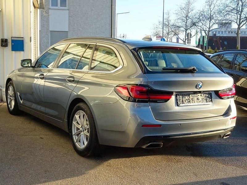 Gebraucht BMW 530 245 PS (180 kW) 2022 Grau Kombi