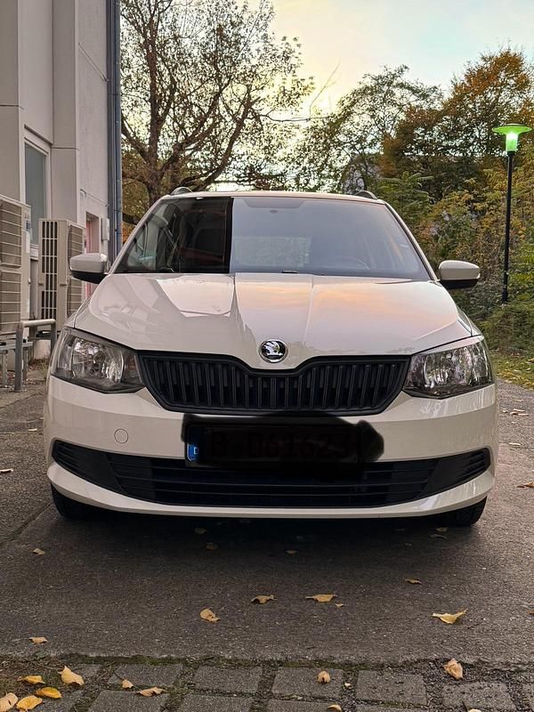 Weiß Gebraucht 2017 Skoda Fabia Kombi | 6.099 € (Fairer Preis) - Bild 1/4