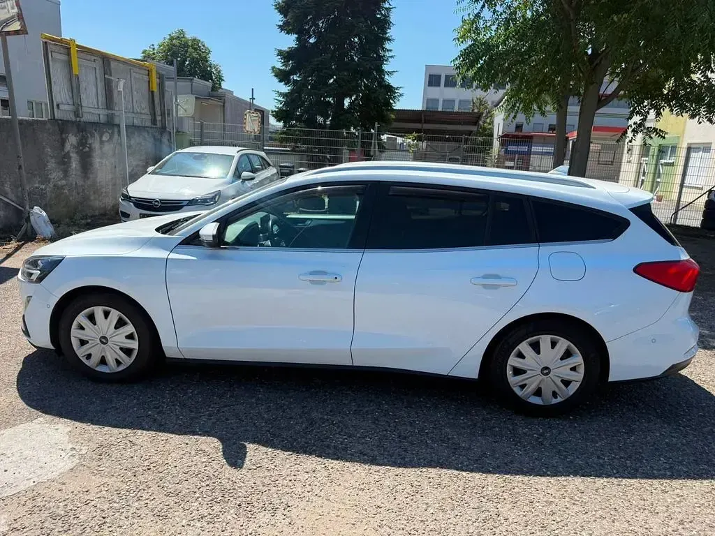 Gebraucht Ford Focus 120 PS (88 kW) 2020 Weiß Limousine