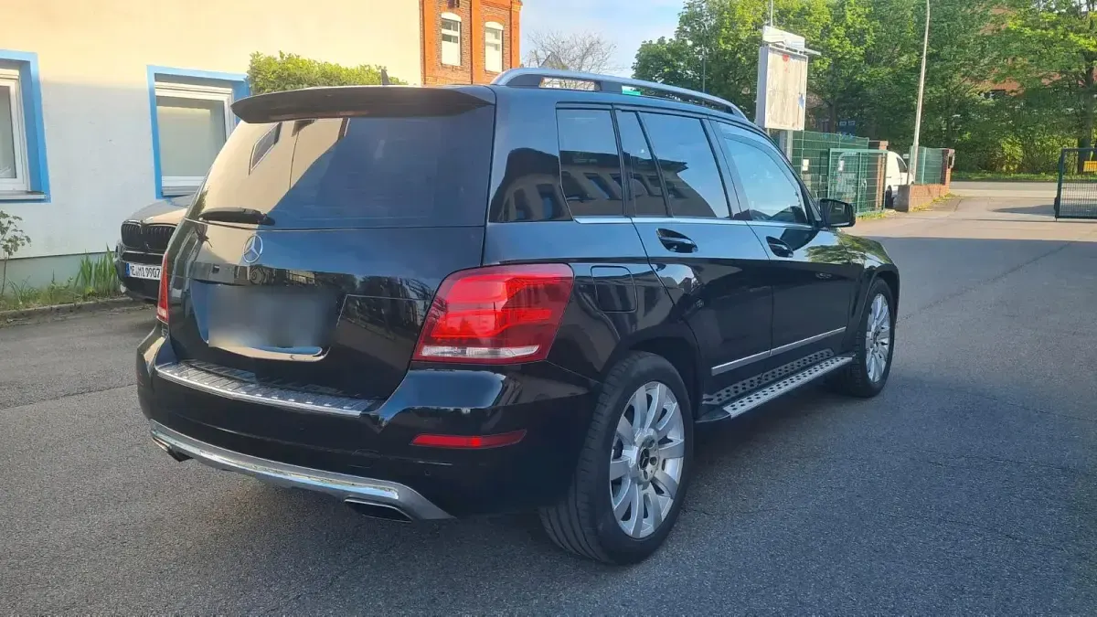 Gebraucht Mercedes GLK250 204 PS (150 kW) 2012 Schwarz SUV