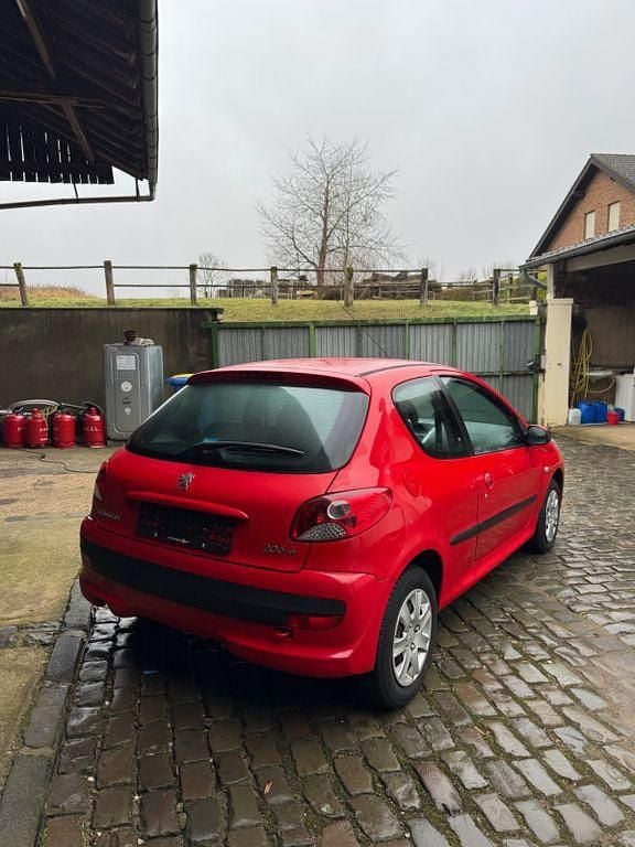 Gebraucht Peugeot 206 60 PS (44 kW) 2010 Rot Limousine