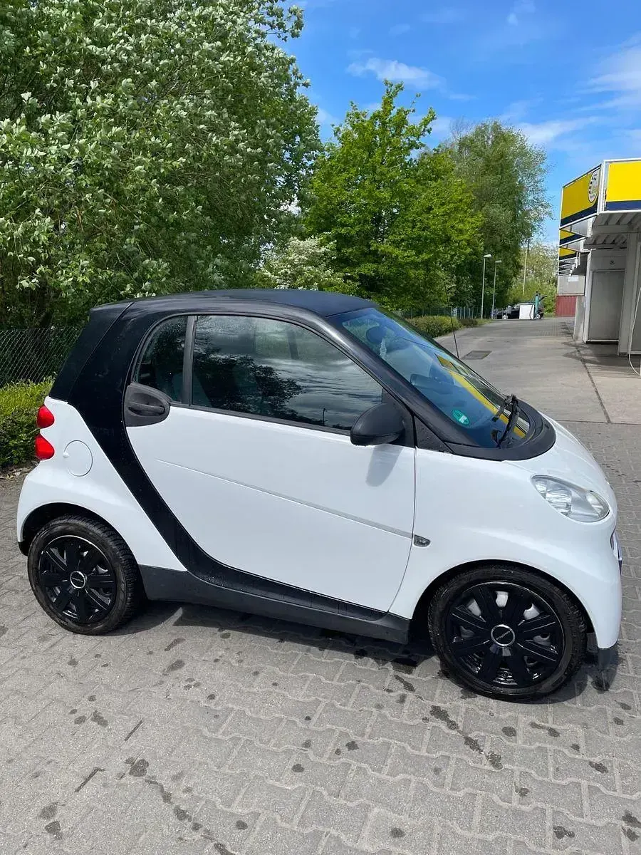 Gebraucht Smart ForTwo Coupé Pure 61 PS (44 kW) 2011 Weiß Coupé
