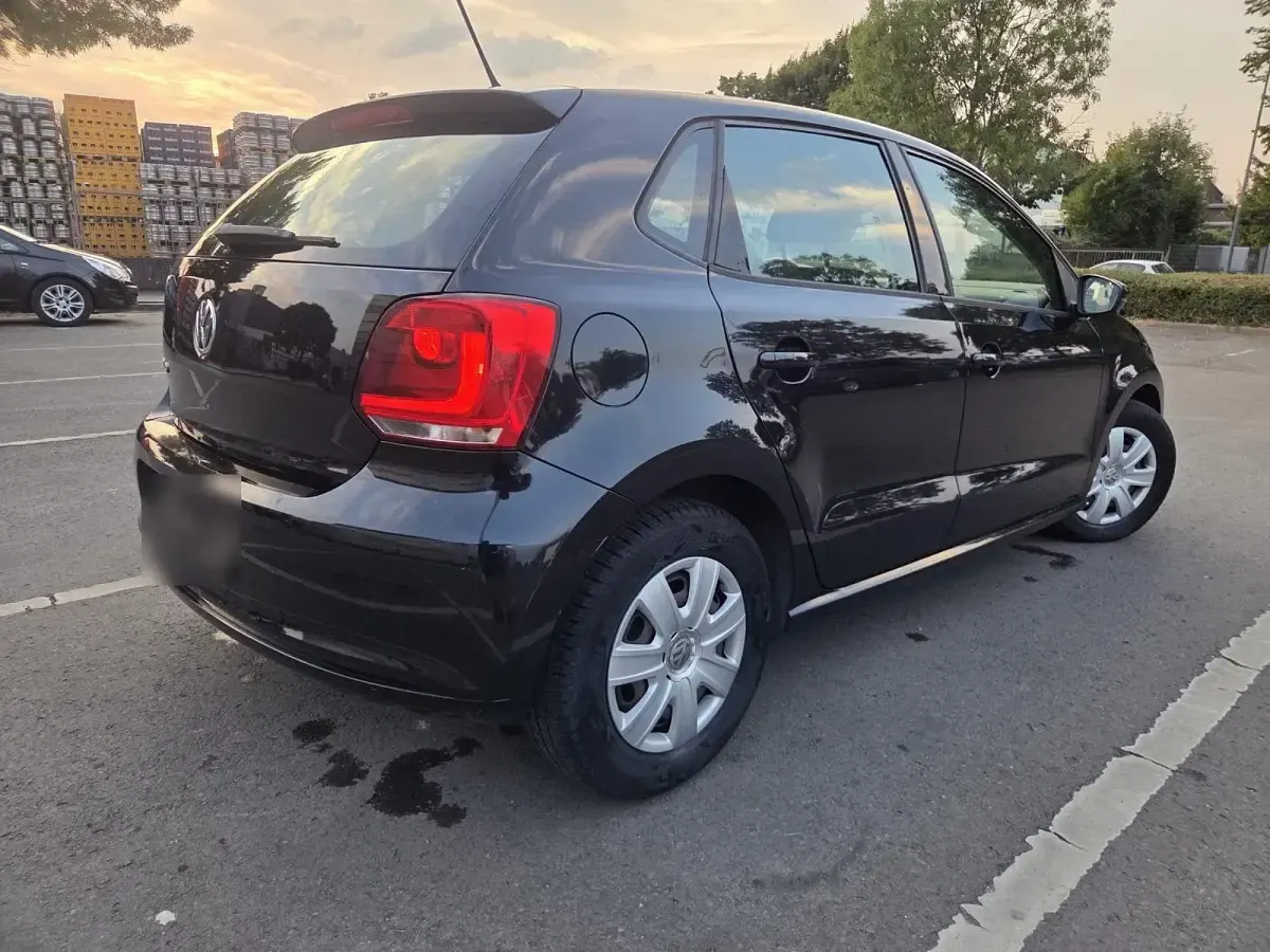 Gebraucht VW Polo 60 PS (44 kW) 2010 Schwarz Kleinwagen