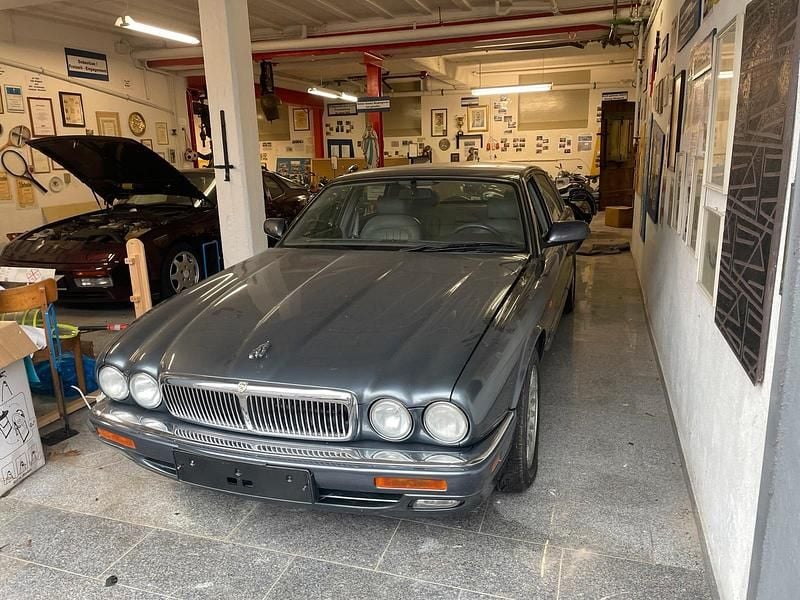 Gebraucht Jaguar X300 311 PS (228 kW) 1994 Silber Limousine