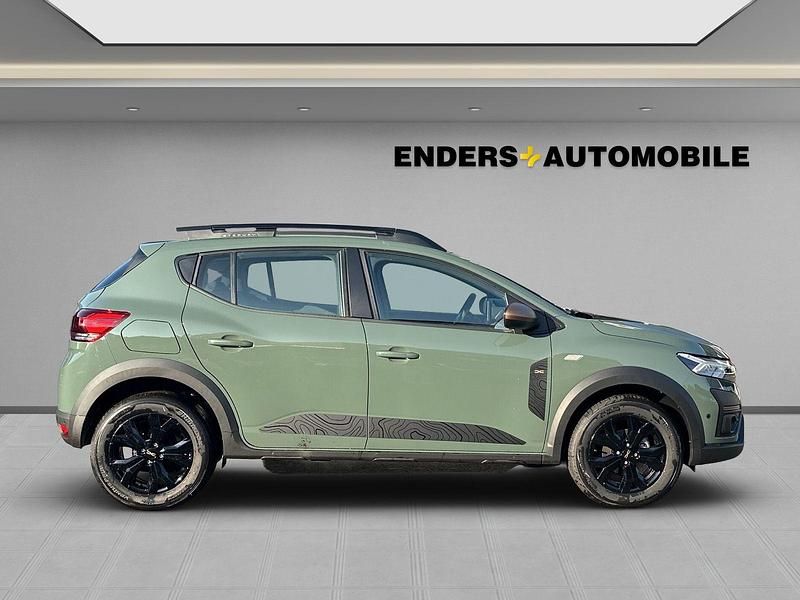 Neu Dacia Sandero Extreme 101 PS (74 kW) 2025 Grün SUV