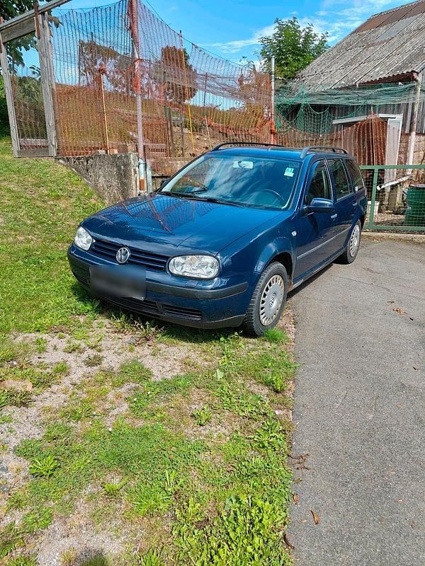 Blau Gebraucht 2001 VW Golf IV Kombi | 700 € (Superpreis) - Bild 1/4