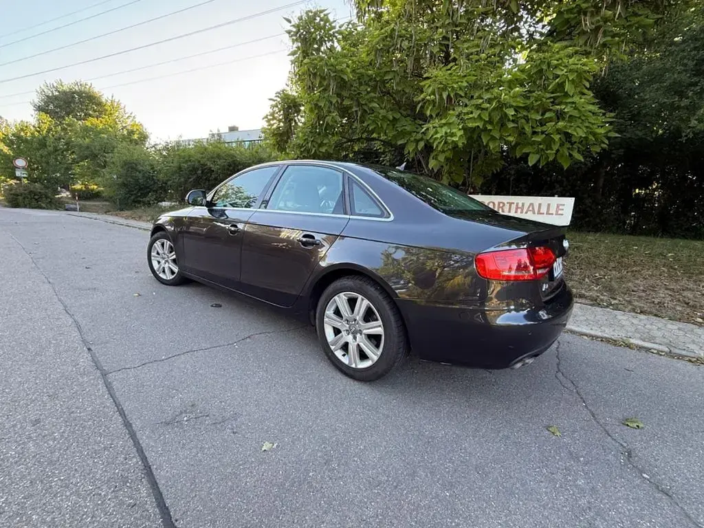 Gebraucht Audi A4 Ambition 143 PS (105 kW) 2009 Grau Limousine