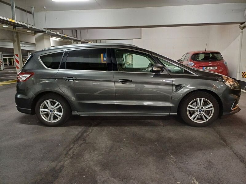 Magneticgrau (metallic) Gebraucht 2020 Ford S-MAX Titanium Van / Kleinbus | 12.900 € (Fairer Preis) - Bild 1/4