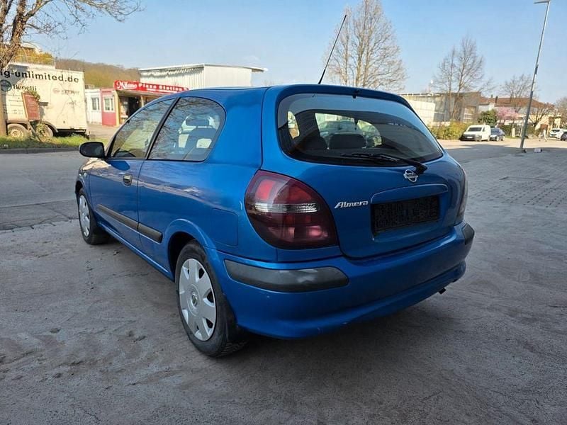 Gebraucht Nissan Almera 90 PS (66 kW) 2000 Blau Limousine